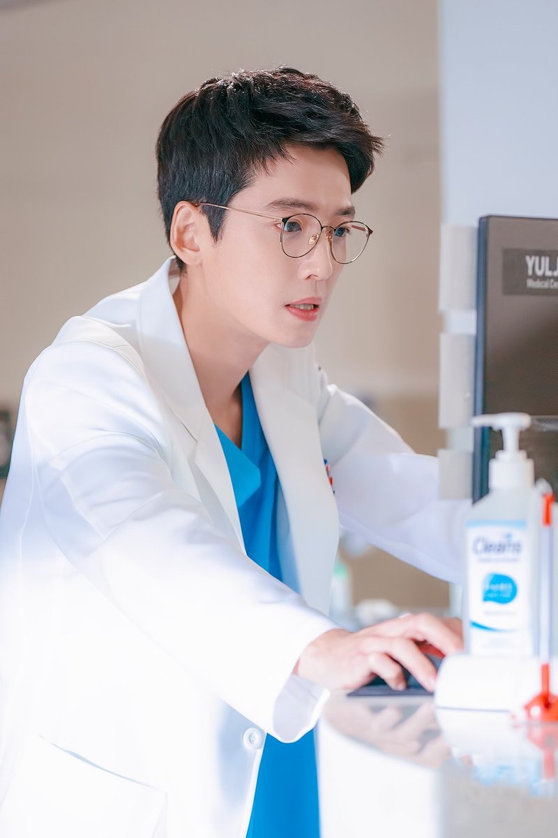 Jung Kyung Ho thanh cong vai bac si khoa tim anh 10