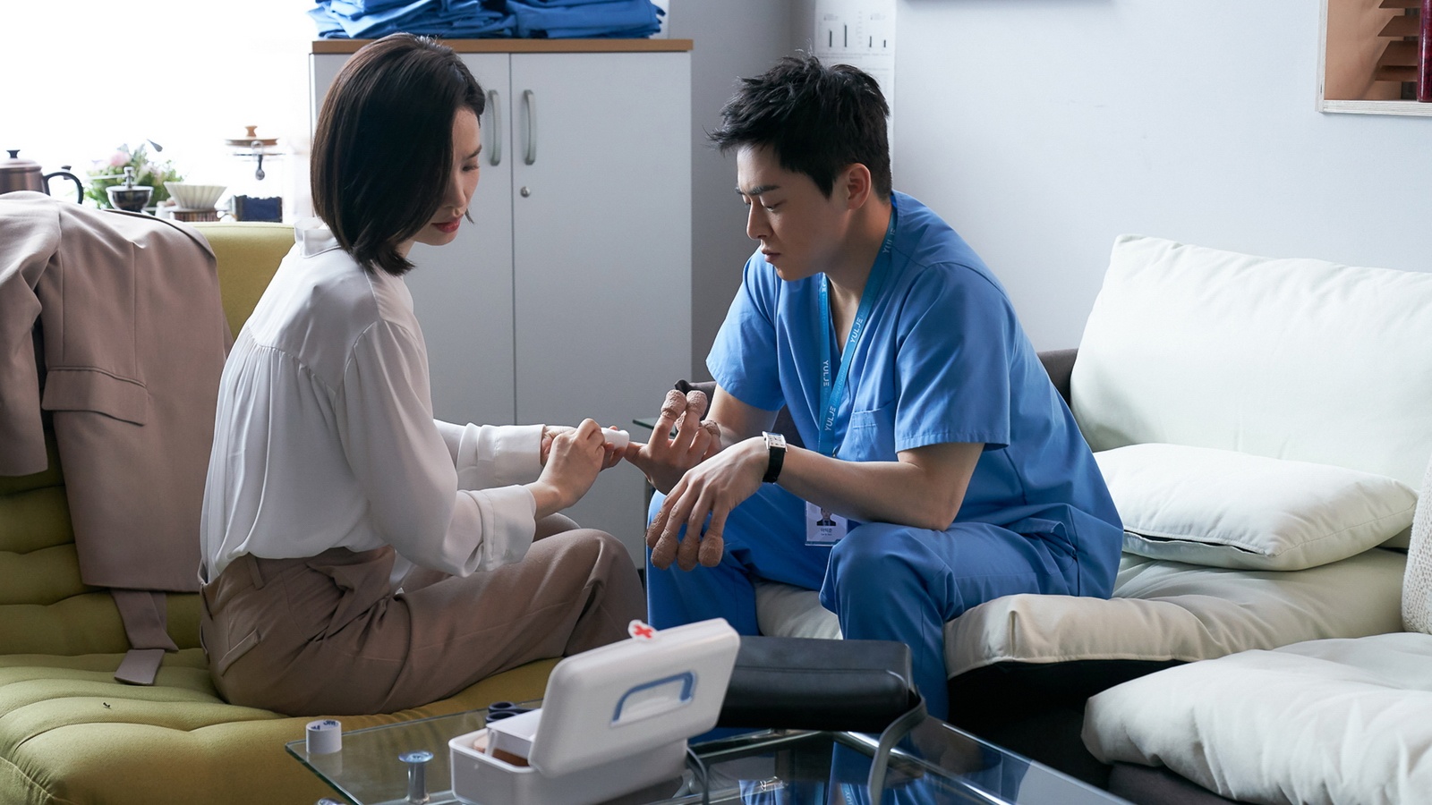 Tai sao 'Hospital Playlist 2' danh bai 'Penthouse 3'? anh 6