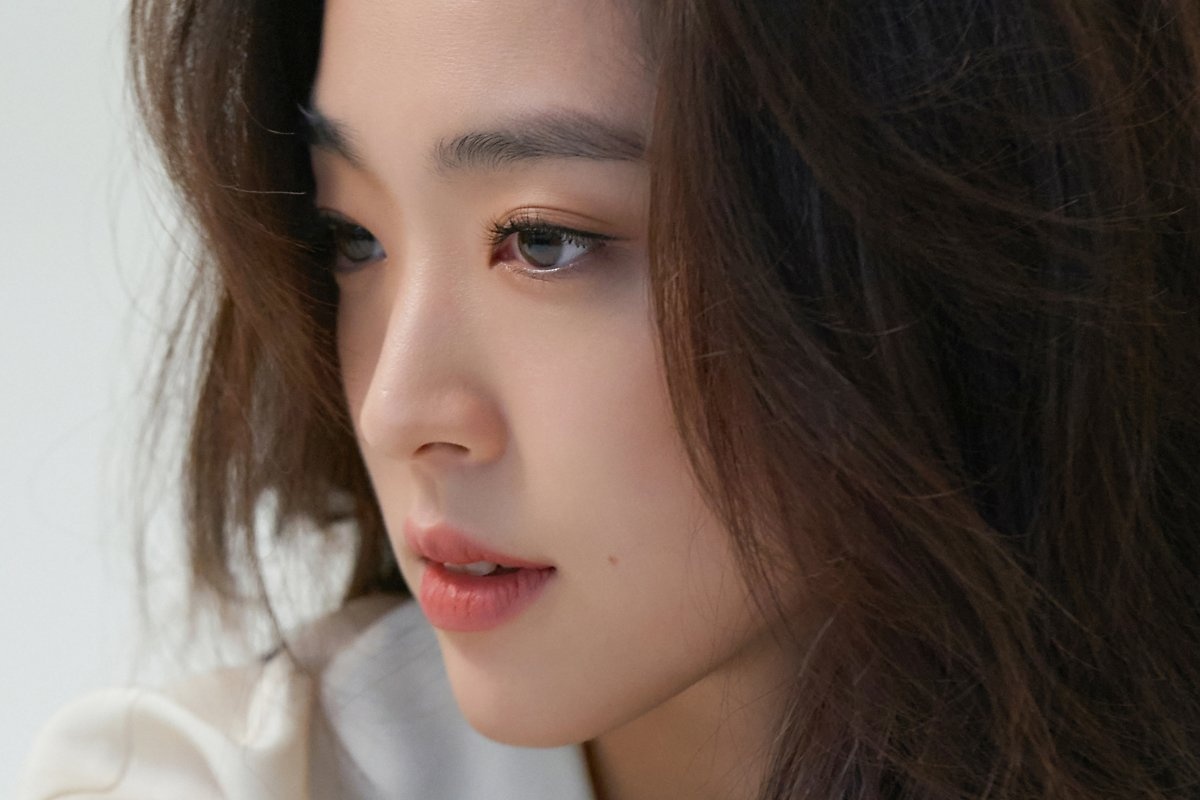 Nhan sac sao nu thu hut dao dien ngay tu cai nhin dau tien hinh anh