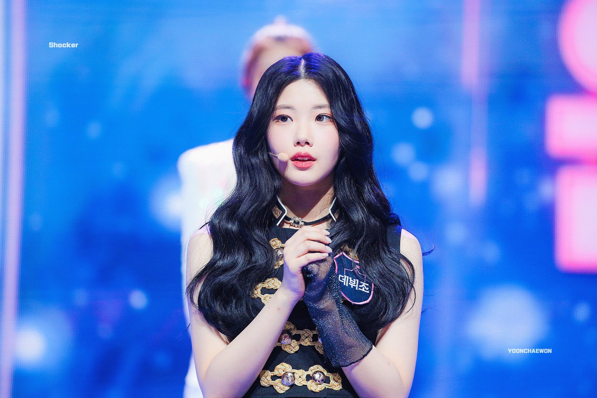 Em gai quoc dan the he moi anh 2