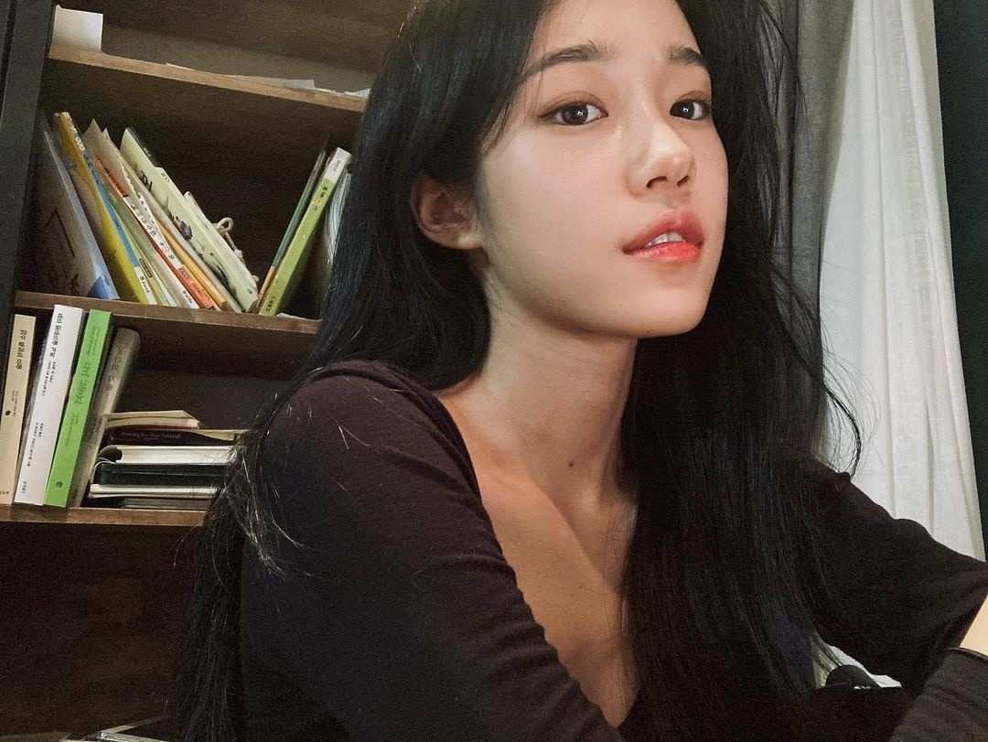 Nhan to moi noi trong bo phim toan sao 'Our Blues' anh 4