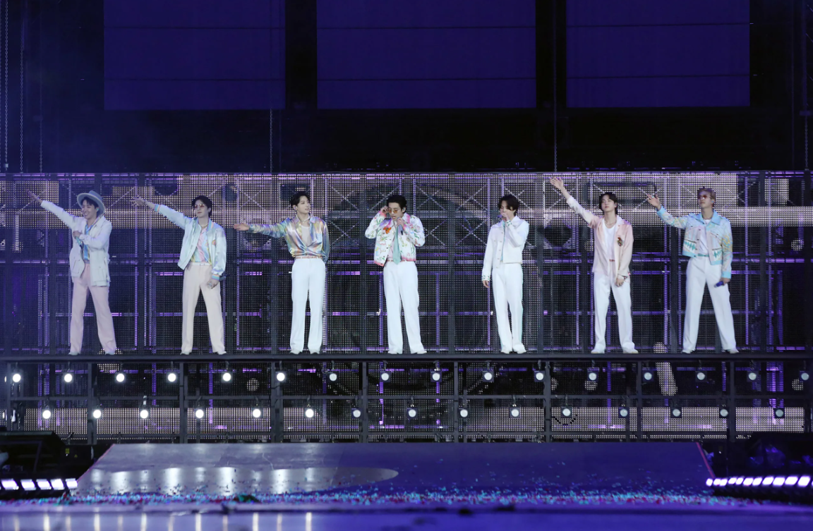 HYBE lam gi de duy tri suc hut cua BTS khi co thanh vien nhap ngu? anh 1