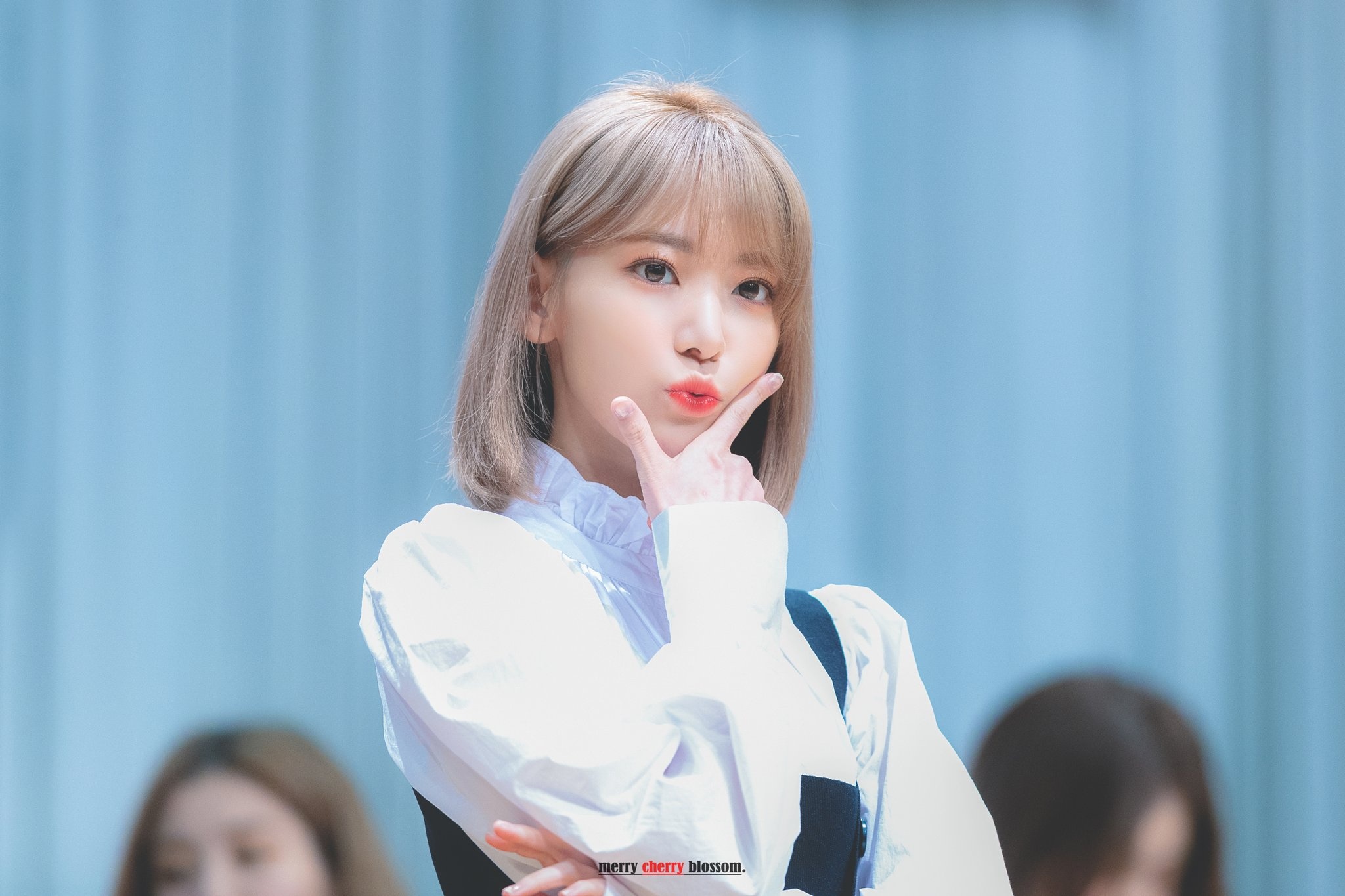 Sao nữ nổi tiếng Nhật Bản từ bỏ sự nghiệp để làm idol Kpop ảnh 10 Sao nu noi tieng Nhat Ban tu bo su nghiep de lam idol Kpop anh 10