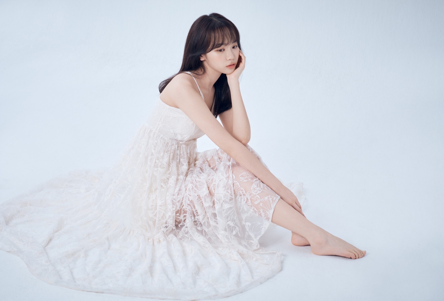 Thủ lĩnh quyền lực nhưng kín tiếng Le Sserafim ảnh 1 Thu linh quyen luc nhung kin tieng Le Sserafim anh 1