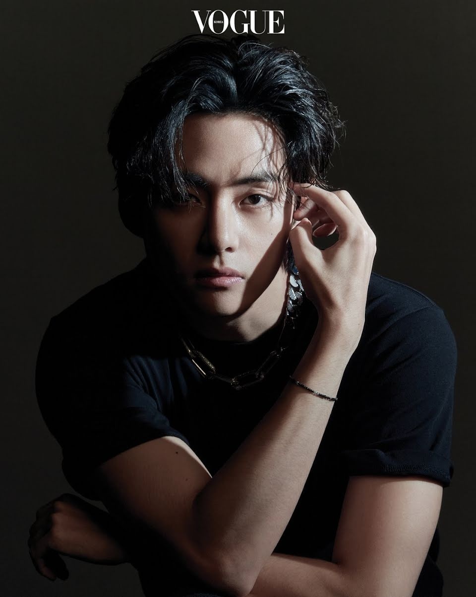 Dan my nhan dinh dam tung dinh tin don hen ho voi V (BTS) anh 9