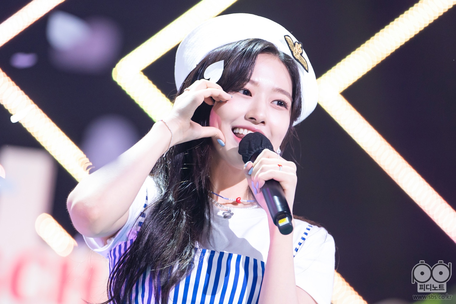 Dan idol nu the he moi so huu khi chat dien vien anh 9