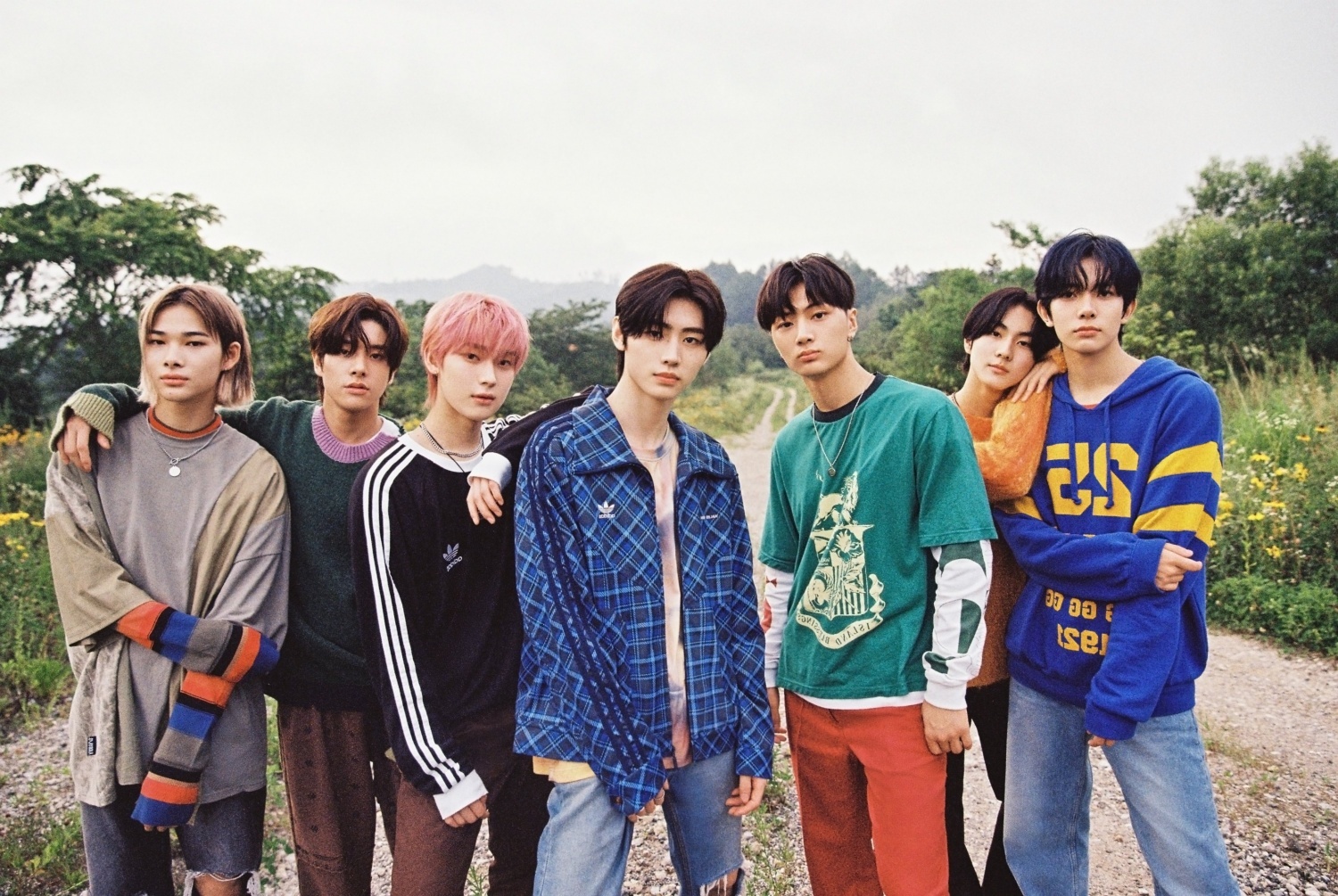 Nhóm nhạc nam thế hệ mới đang thất thế tại Kpop? ảnh 13 Nhom nhac nam the he moi dang that the tai Kpop? anh 13