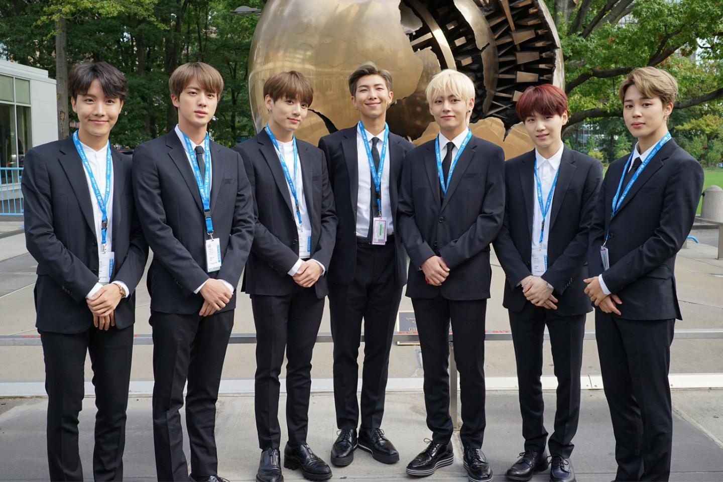 Hoạt động solo là điều tất yếu để BTS tồn tại lâu dài ảnh 18 Hoat dong solo la dieu tat yeu de BTS ton tai lau dai anh 18