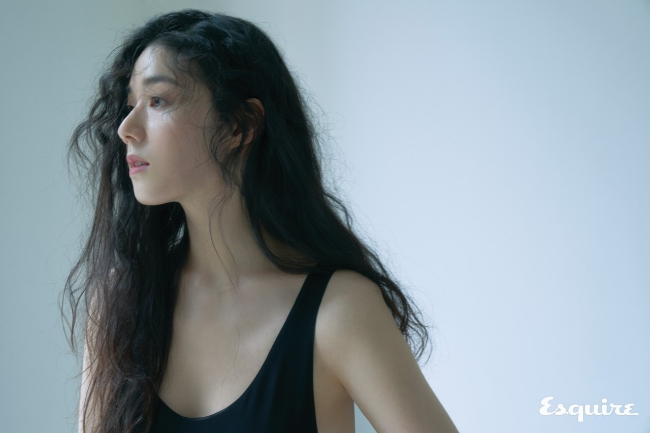 Mỹ nhân lắm thị phi đối đầu với Suzy trong 'Anna' là ai? ảnh 4 My nhan lam thi phi doi dau voi Suzy trong 'Anna' la ai? anh 4