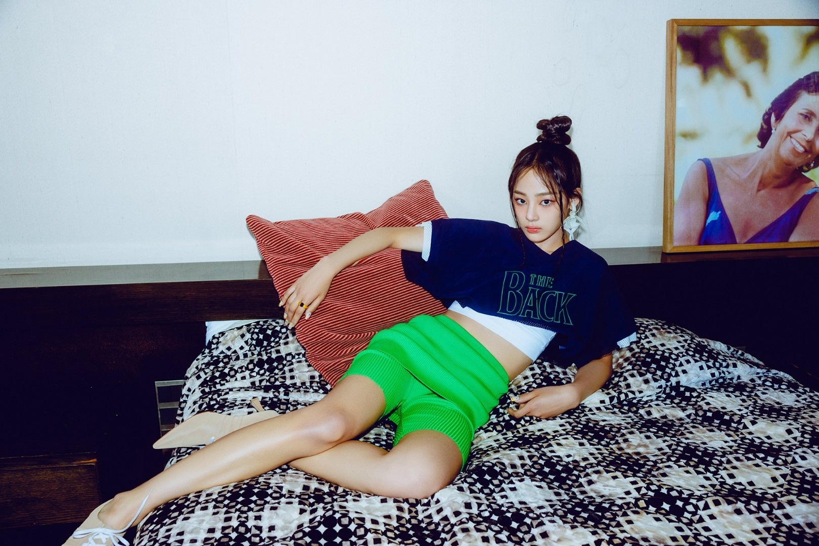 Nhom nu moi thuoc cong ty BTS duoc danh gia khong thua kem BlackPink anh 9