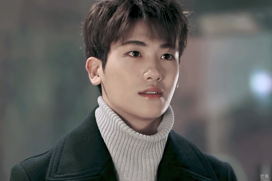 Hoi ban than toan sao quyen luc cua V (BTS) anh 14