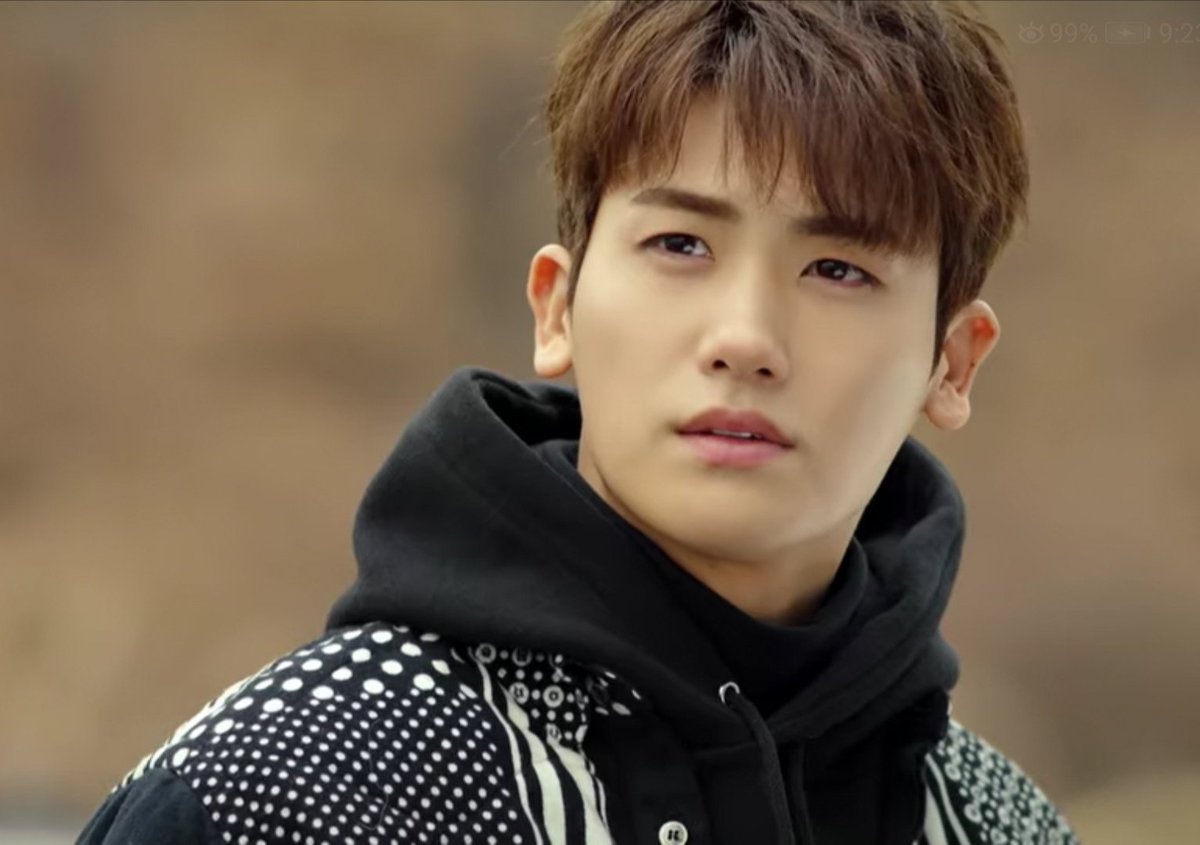 Hoi ban than toan sao quyen luc cua V (BTS) anh 13