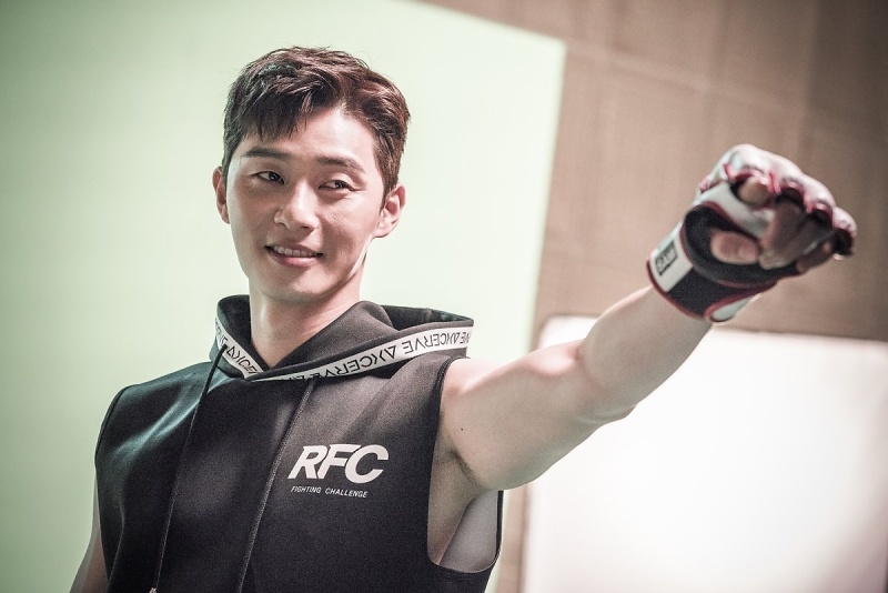 Hoi ban than toan sao quyen luc cua V (BTS) anh 2