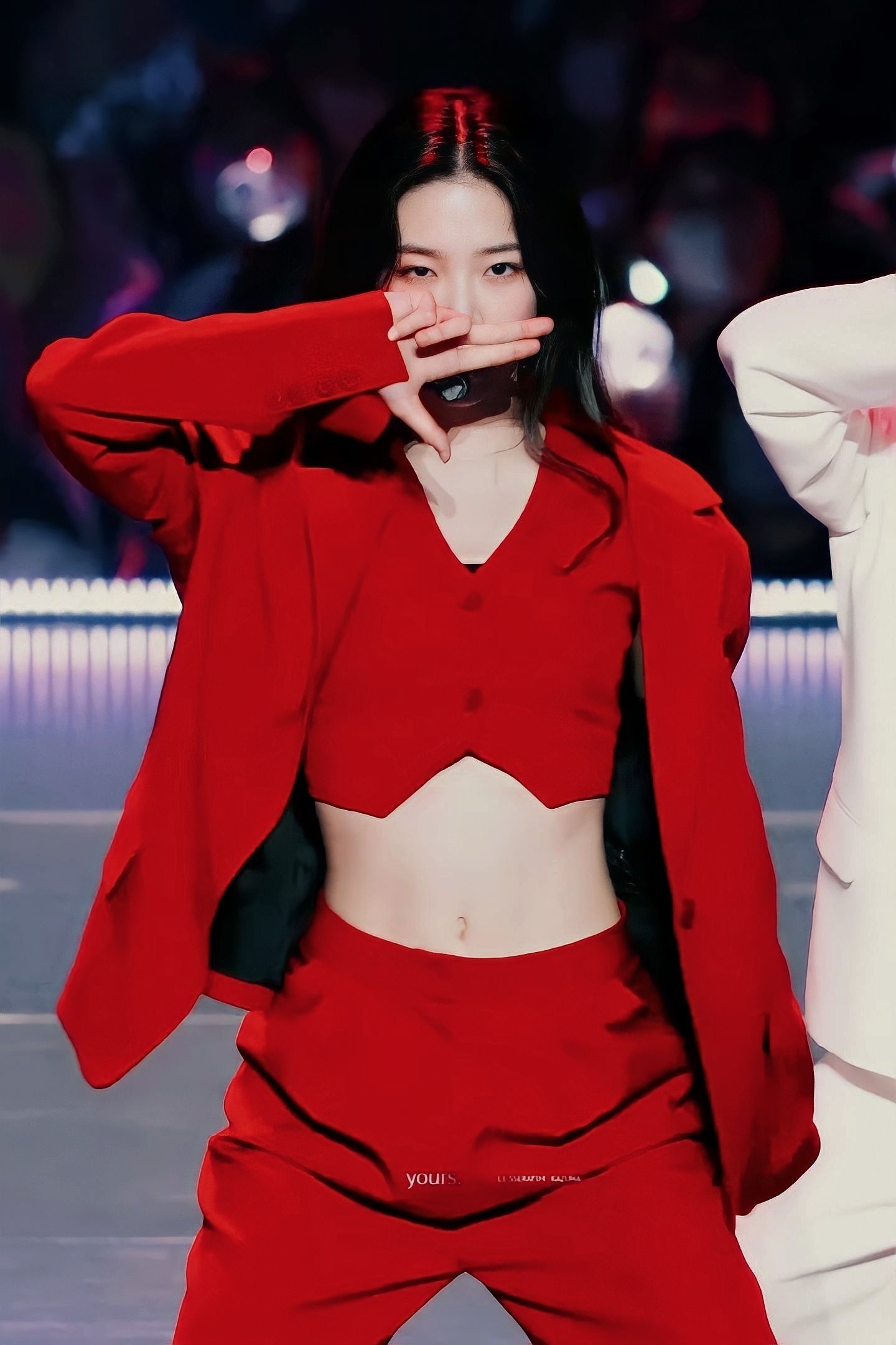 At chu bai Le Sserafim anh 5