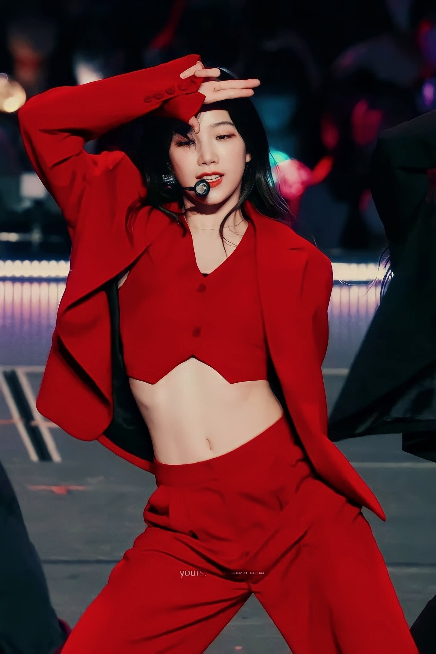 At chu bai Le Sserafim anh 4