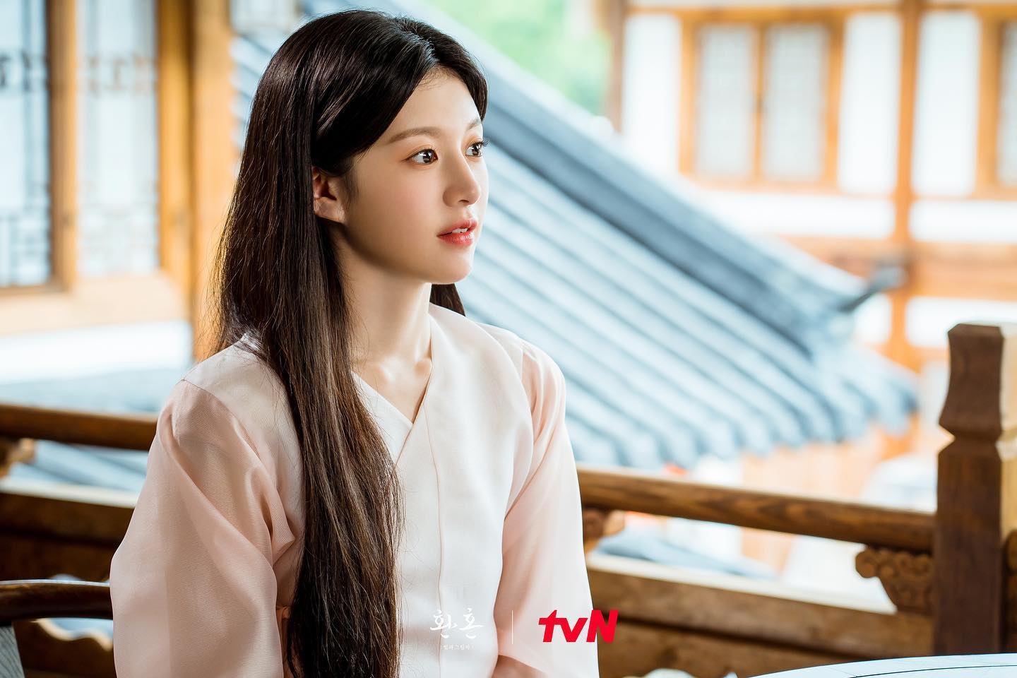 phim truyen hinh thang 12 anh 10