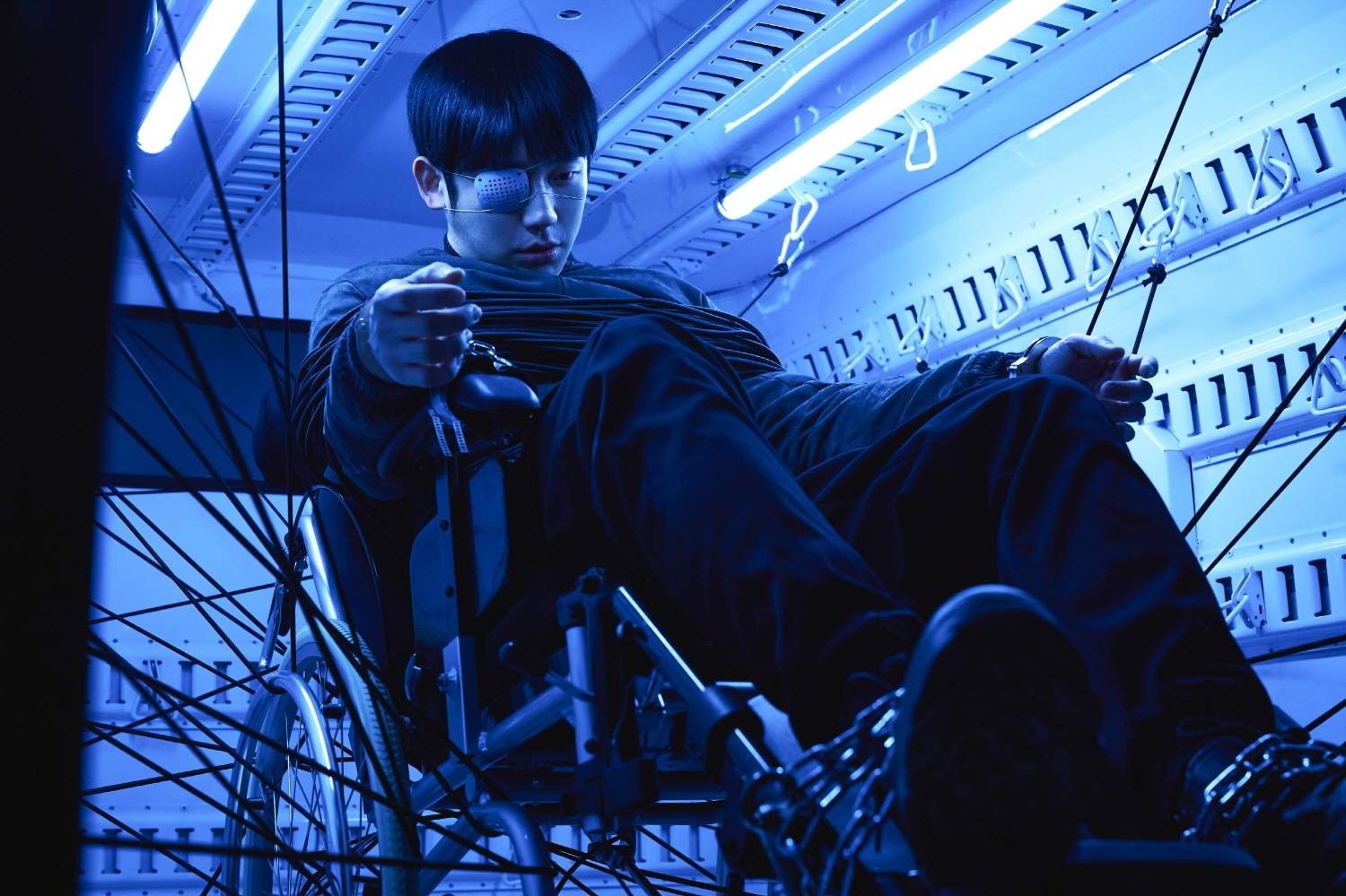 phim truyen hinh thang 12 anh 1