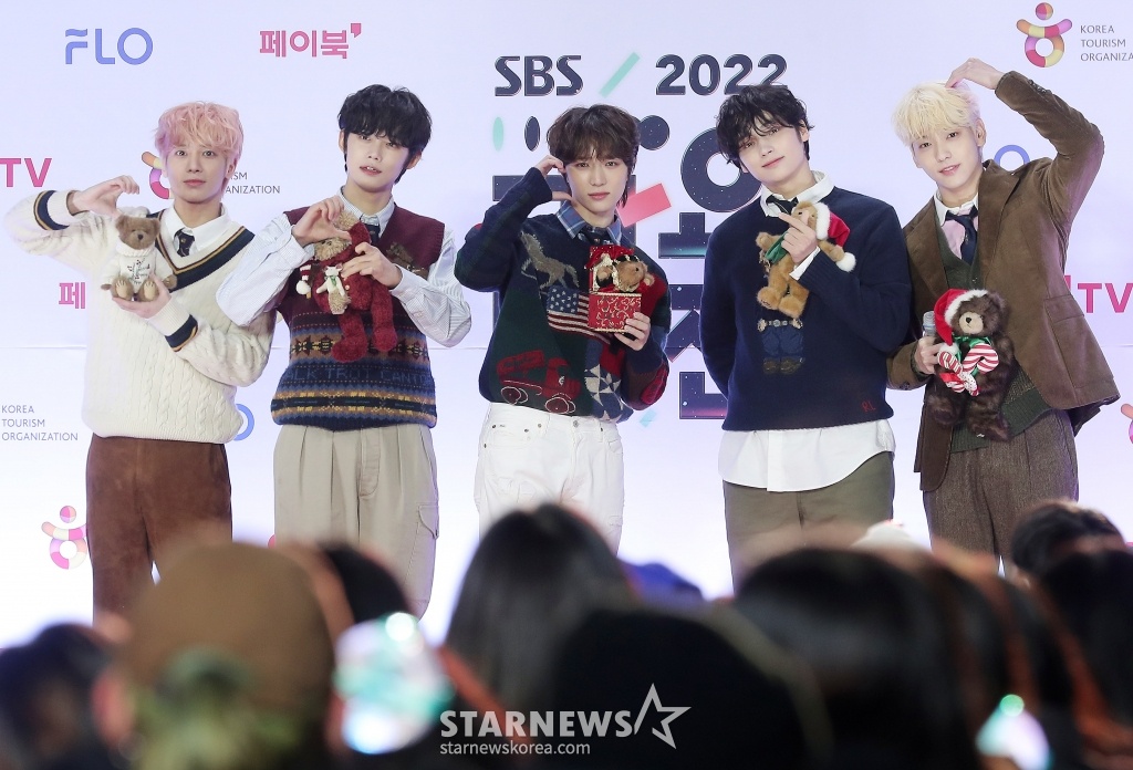 NewJeans tren tham do anh 21