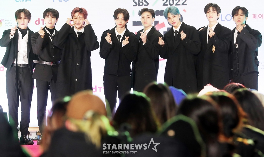 NewJeans tren tham do anh 23