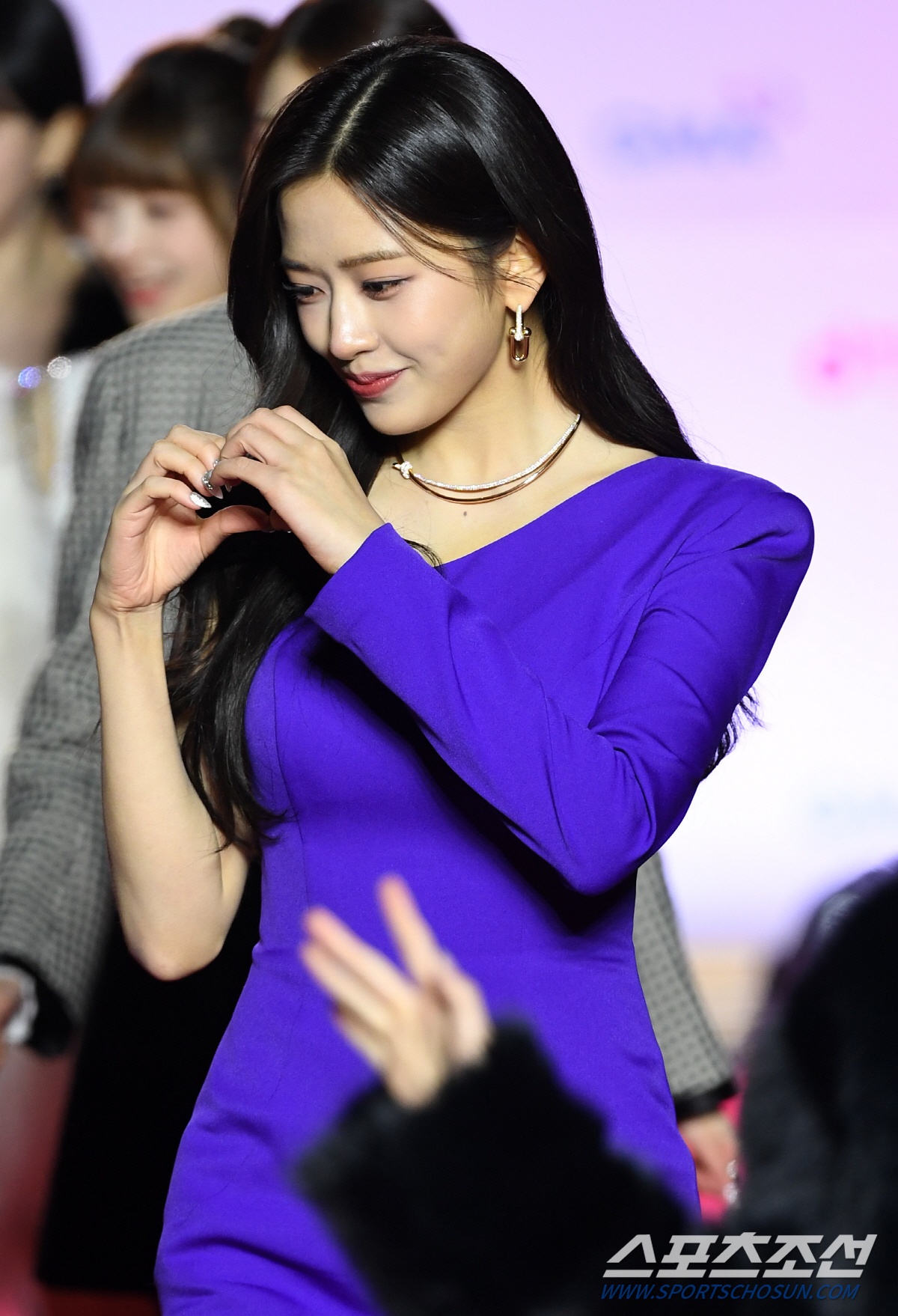 NewJeans tren tham do anh 19