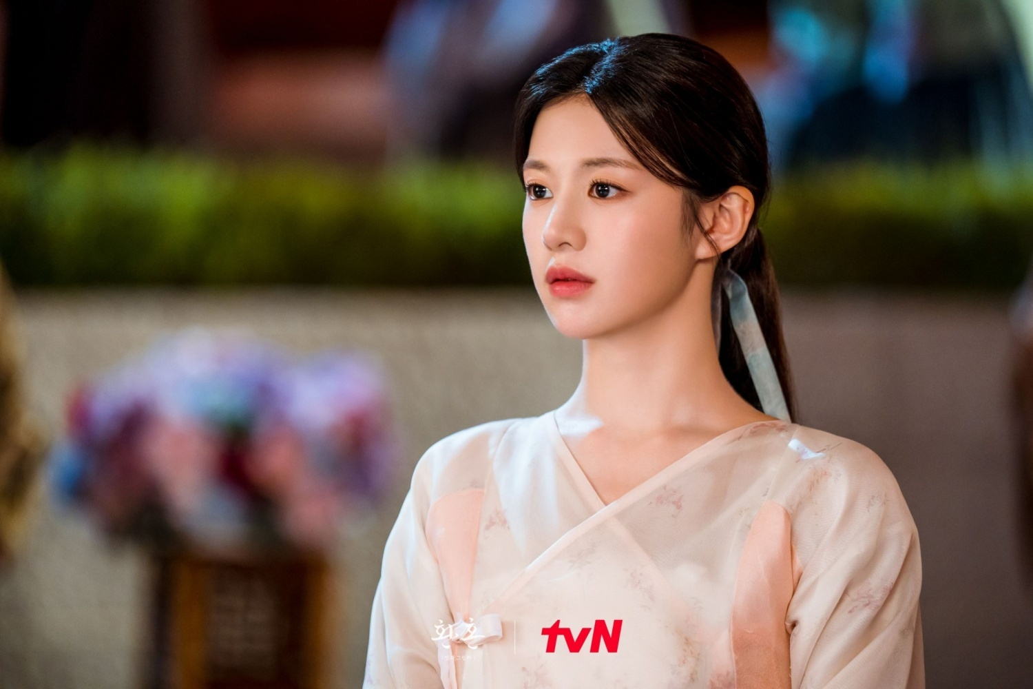 My nhan co trang moi anh 6