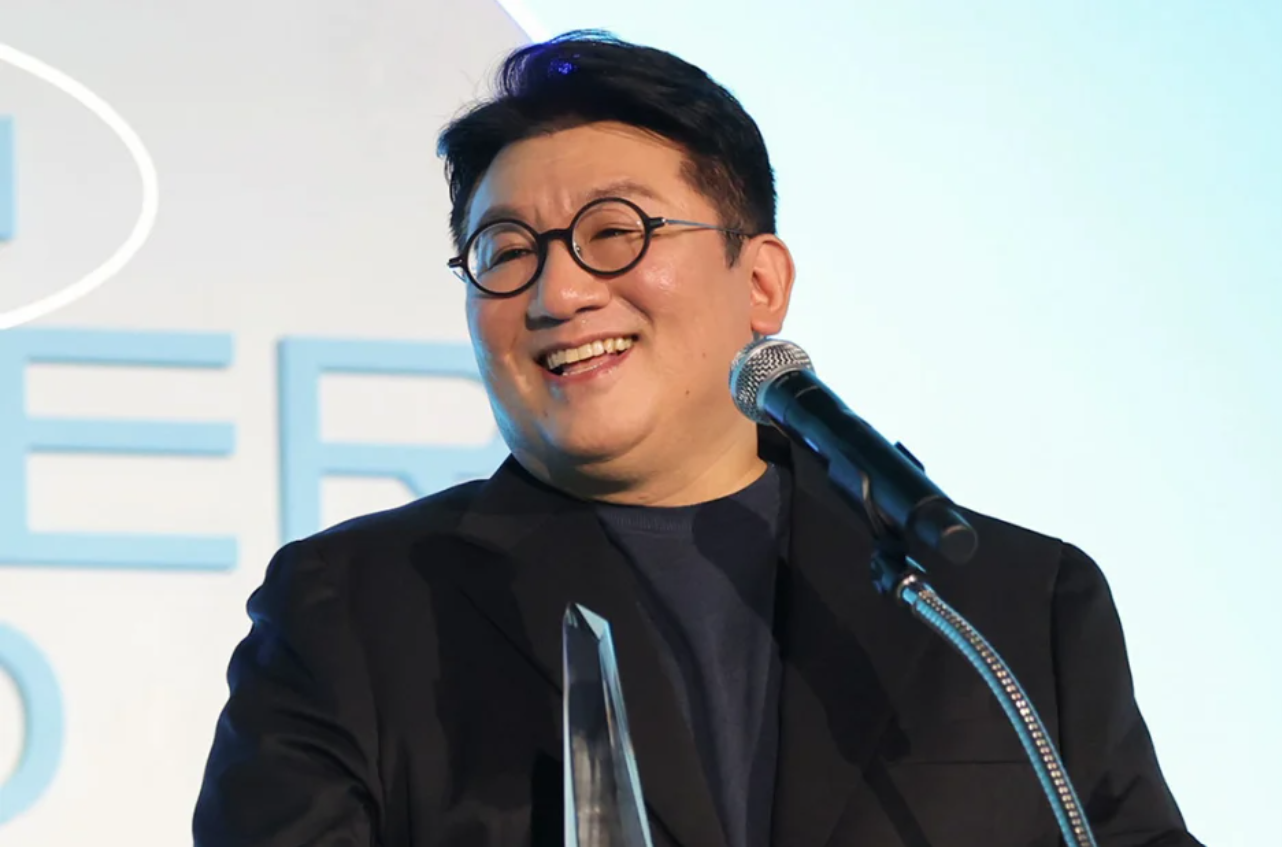 HYBE dan dau Kpop anh 1