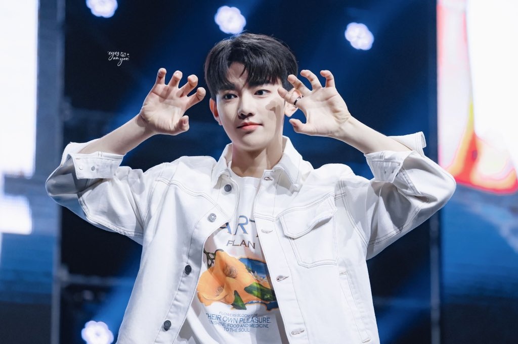 center ngoại quốc đầu tiên ảnh 4 center ngoai quoc dau tien anh 4