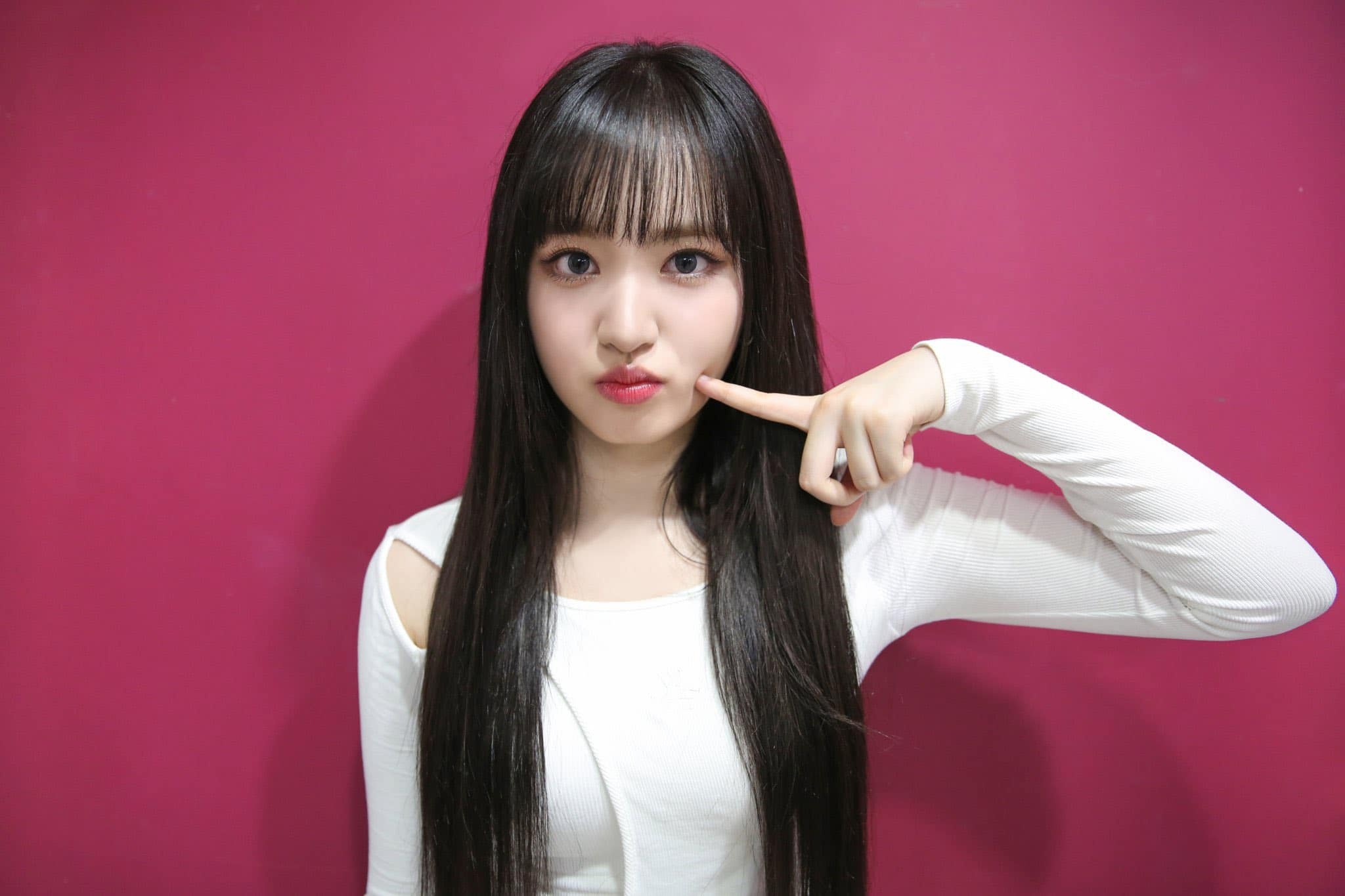 Ngoai hinh gay chu y cua nu idol 19 tuoi hinh anh