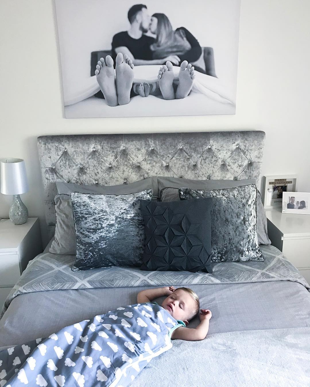 Cau be mot tuoi kiem bon tien tren mang anh 9