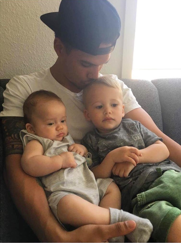 Gia dinh hanh phuc cua thu mon Philippines anh 10