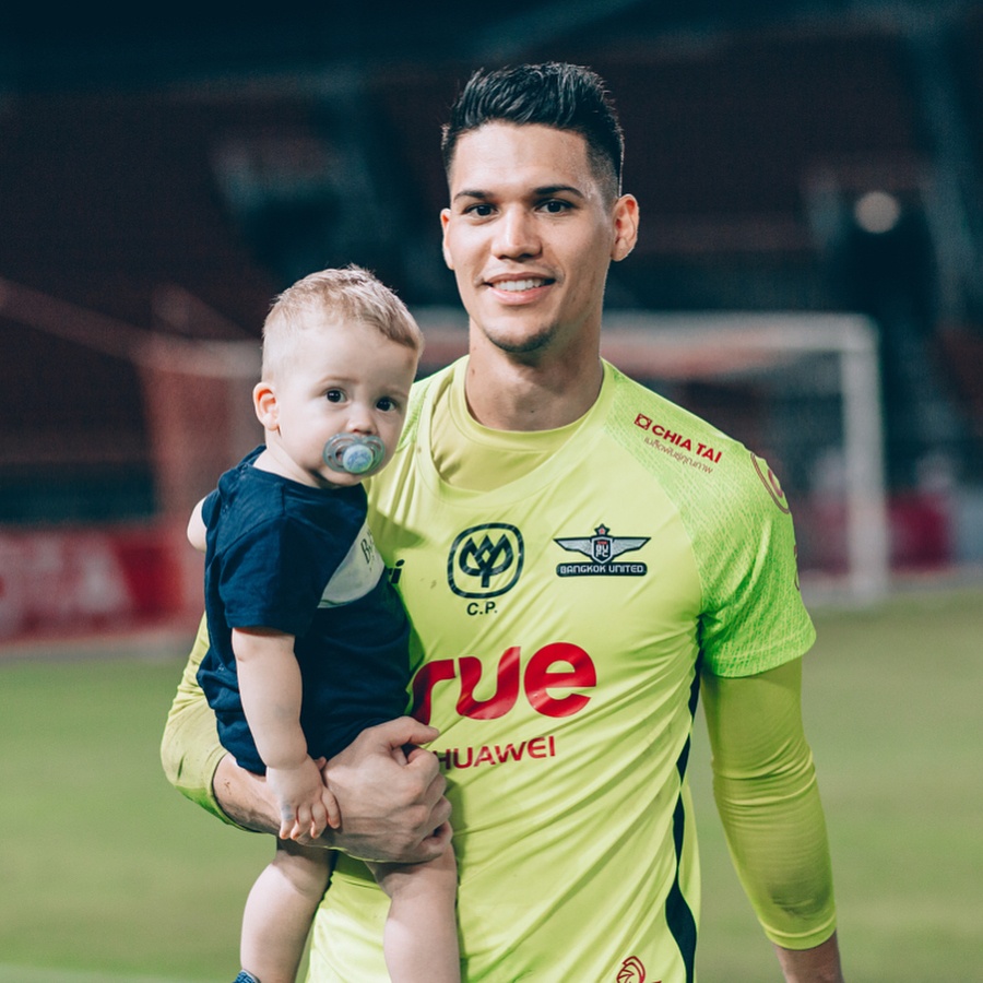 Gia dinh hanh phuc cua thu mon Philippines anh 2