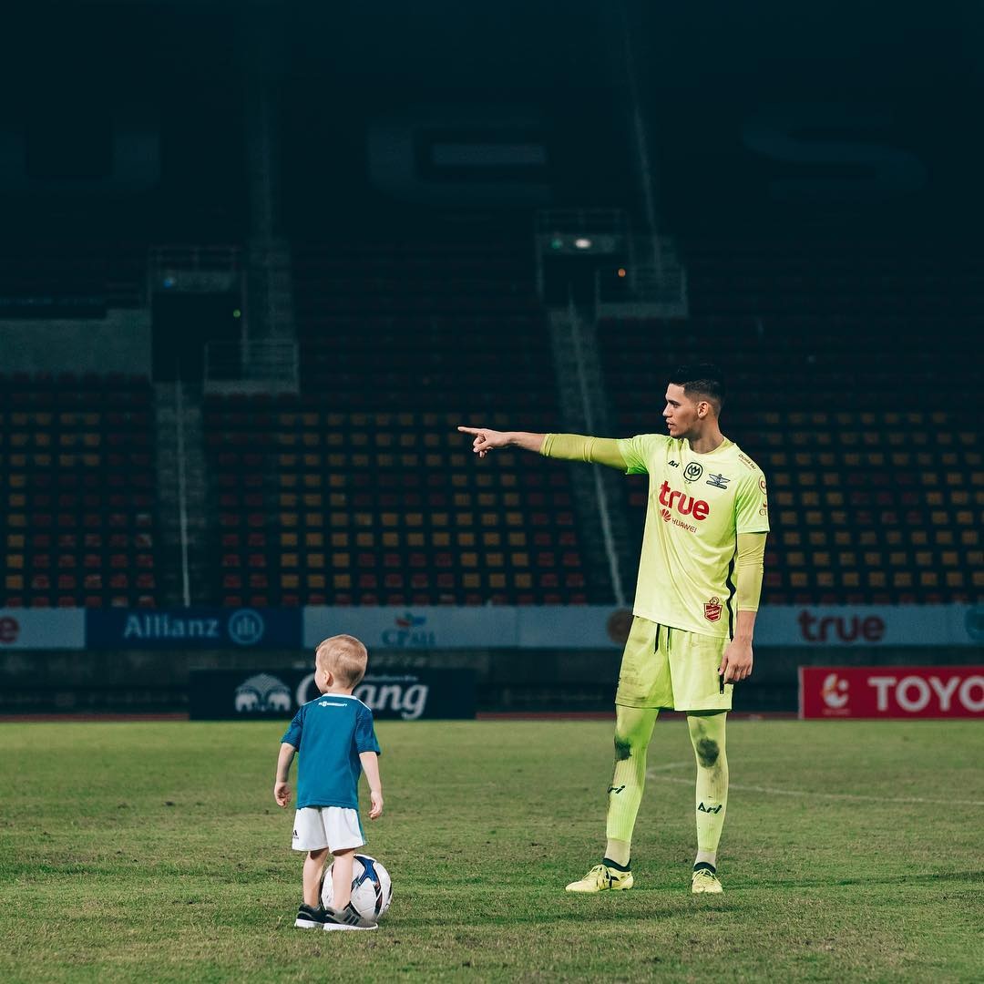 Gia dinh hanh phuc cua thu mon Philippines anh 7