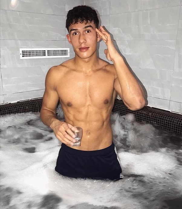 Than hinh chuan nguoi mau cua cau thu Philippines anh 5