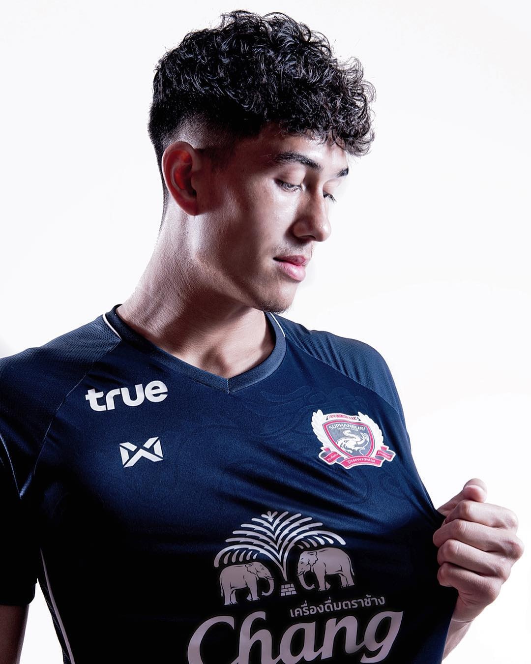 Than hinh chuan nguoi mau cua cau thu Philippines anh 1