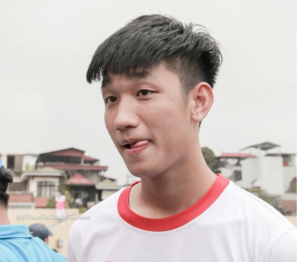 Trong Dai gay cuoi voi man xin cac cau thu tuyen VN ve xem chung ket hinh anh