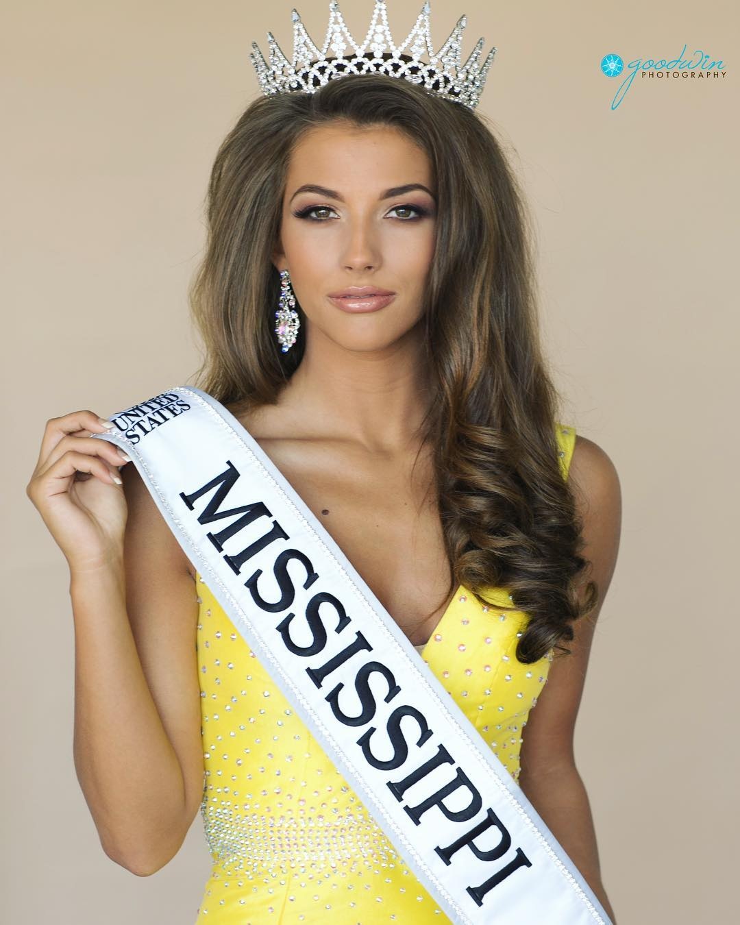 9X khung hoang tinh than voi cuoc thi nhan sac anh 3