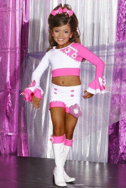 9X khung hoang tinh than voi cuoc thi nhan sac anh 4