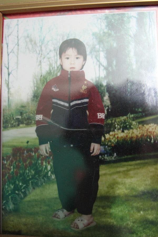 Anh cac cau thu tuyen VN khi con be anh 16