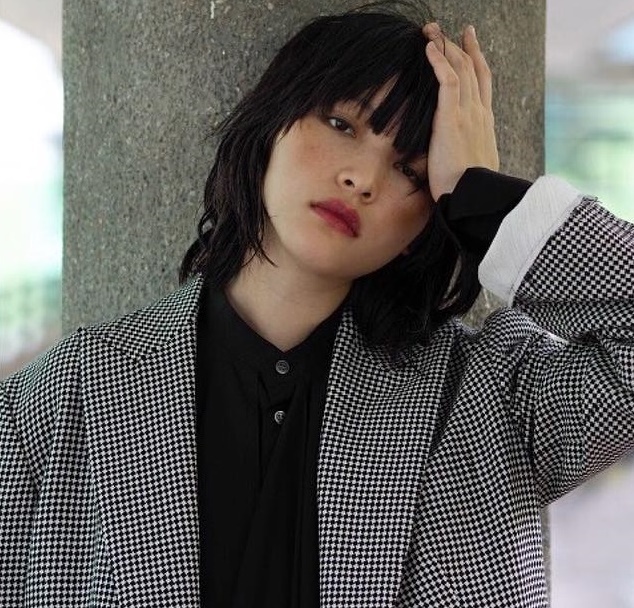 Hot girl 9X Hong Kong duoc de cu Nu dien vien xuat sac anh 1