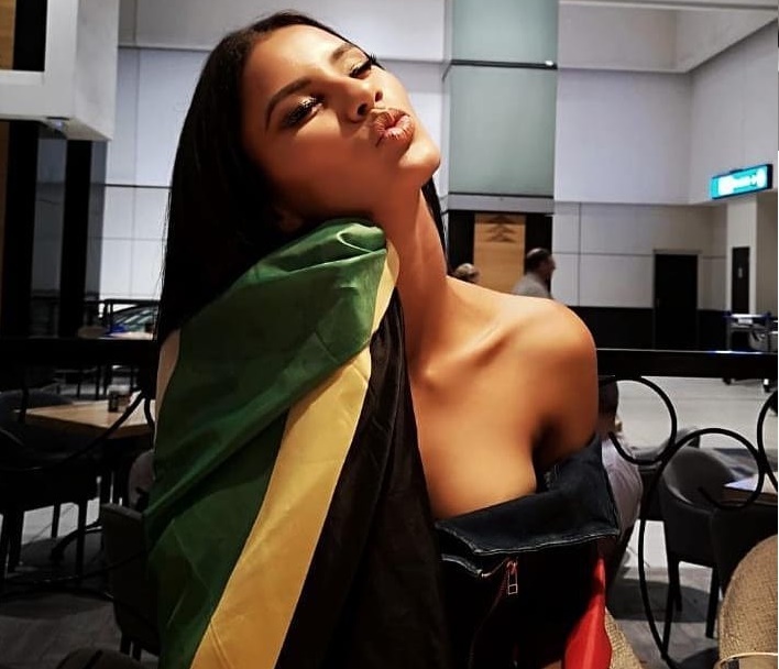 Phan the hien cua a hau 1 tai Miss Universe 2018 hinh anh