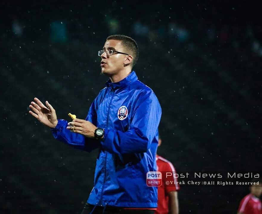 HLV the luc moi cua tuyen Viet Nam hanh phuc ben vo va con trai anh 2