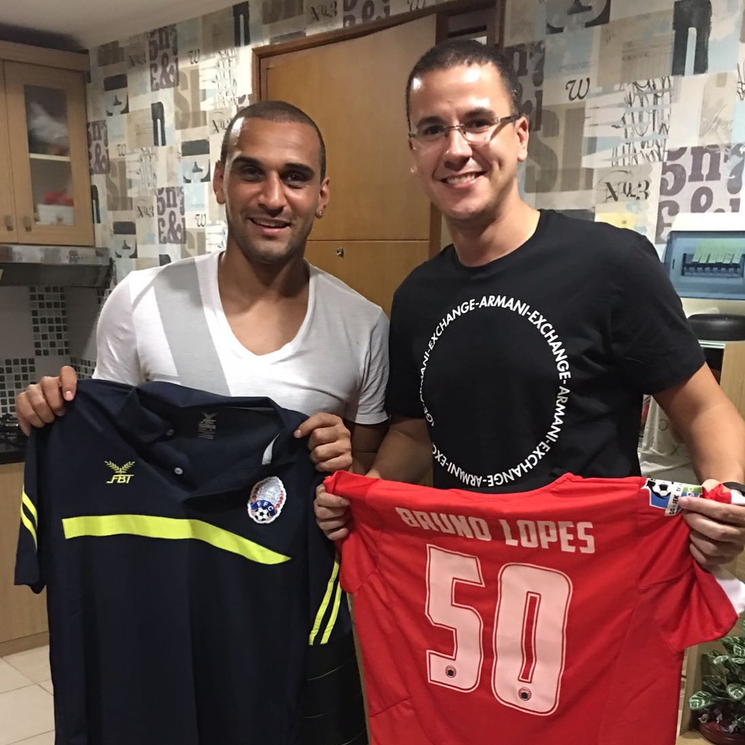 HLV the luc moi cua tuyen Viet Nam hanh phuc ben vo va con trai anh 3