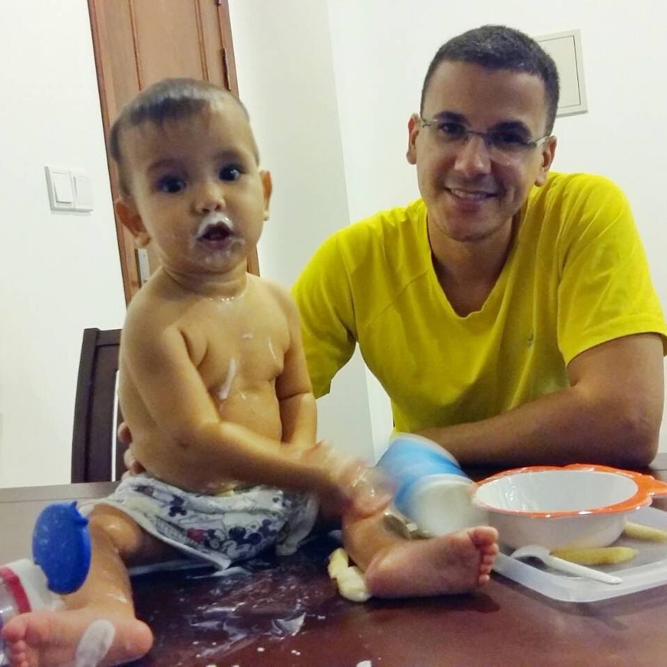 HLV the luc moi cua tuyen Viet Nam hanh phuc ben vo va con trai anh 14