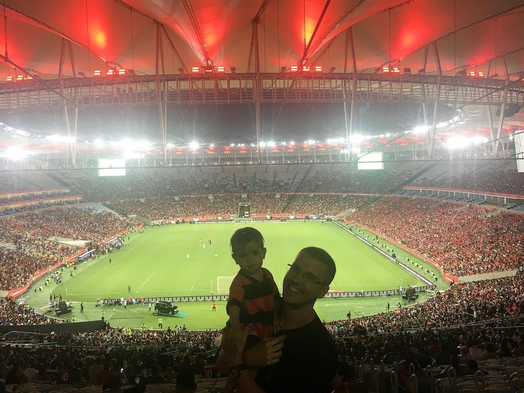 HLV the luc moi cua tuyen Viet Nam hanh phuc ben vo va con trai anh 16