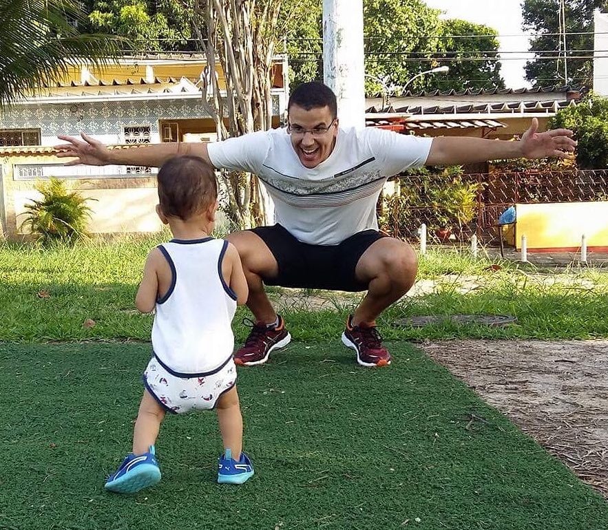 HLV the luc moi cua tuyen Viet Nam day con trai choi the thao hinh anh