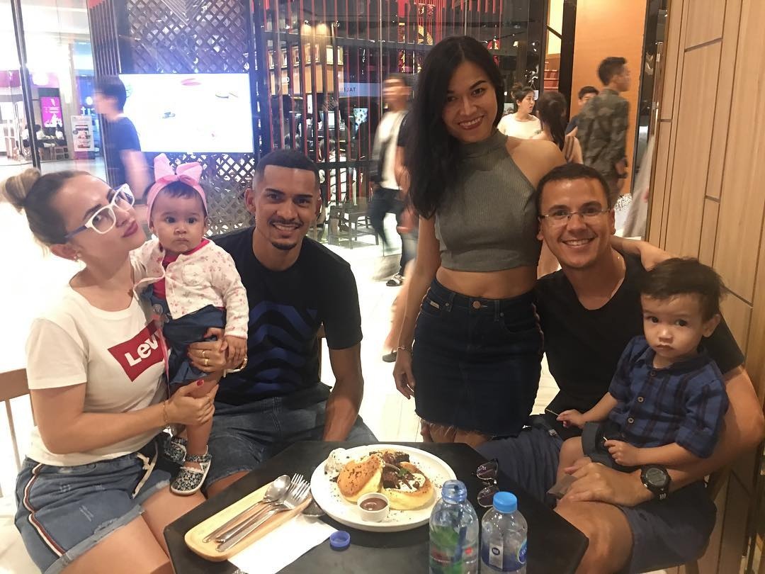 HLV the luc moi cua tuyen Viet Nam hanh phuc ben vo va con trai anh 7