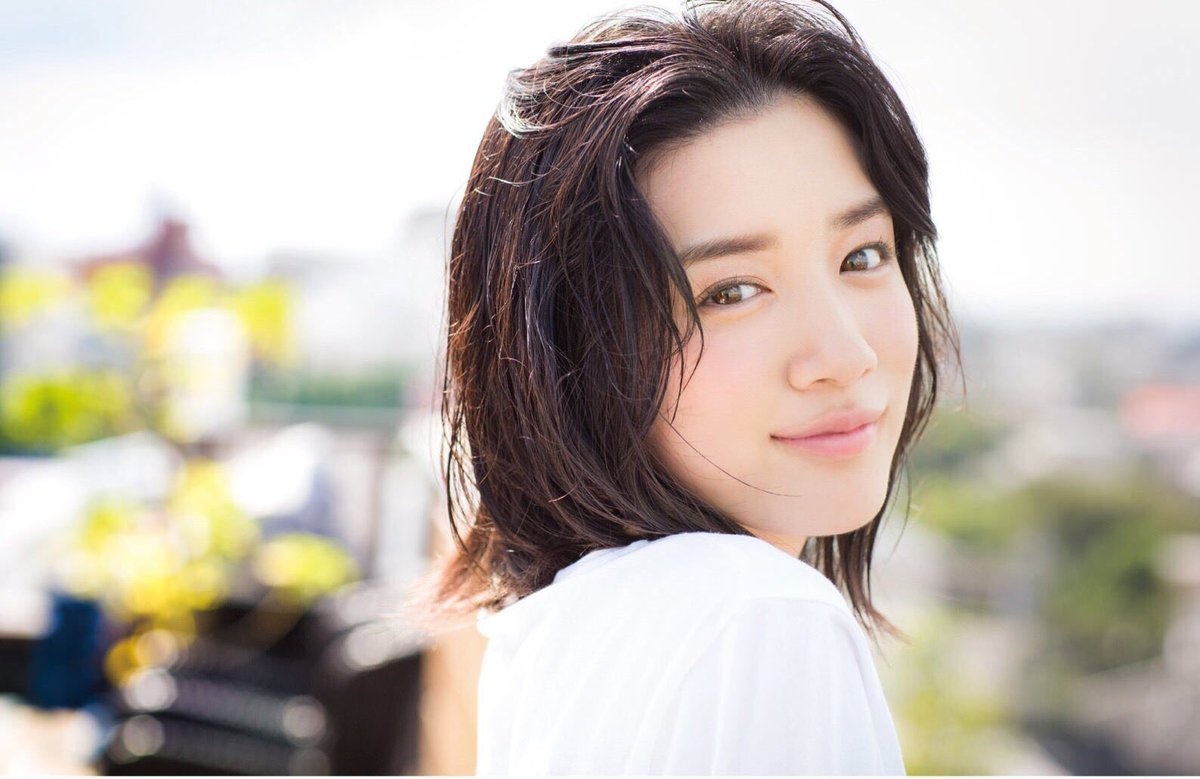 Nu dien vien Nhat Ban noi tieng vi khoc dep anh 17