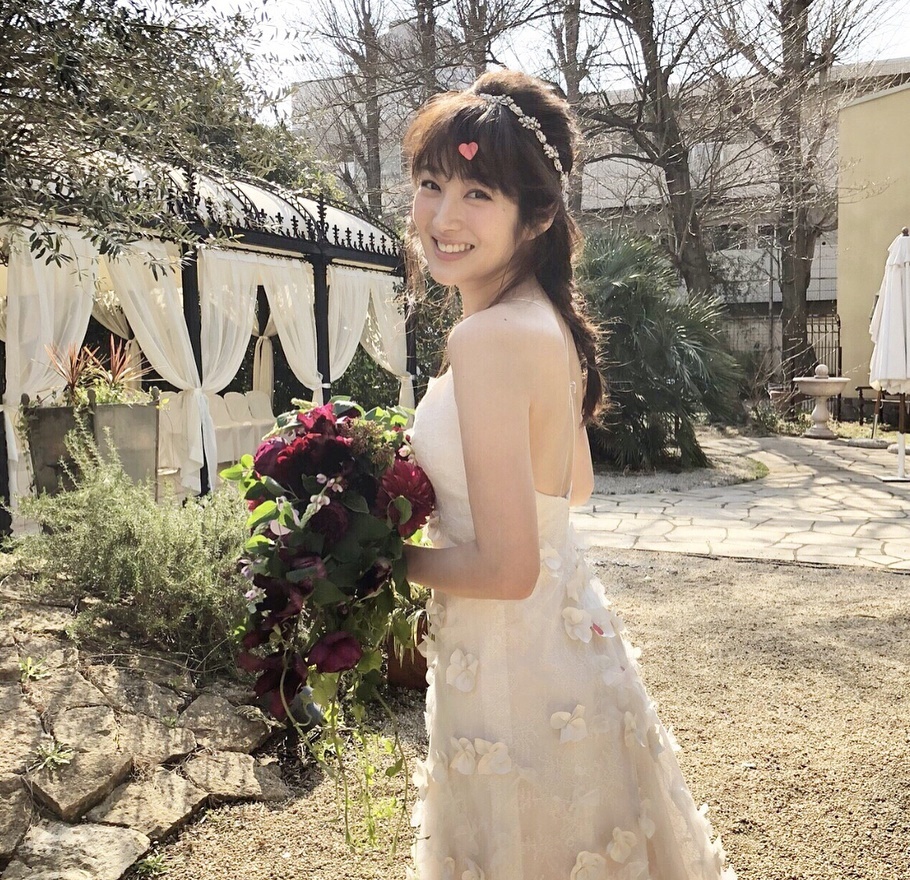 Người vợ xinh đẹp của hậu vệ Nhật Bản ảnh 2 Nguoi vo xinh dep cua hau ve Nhat Ban anh 2