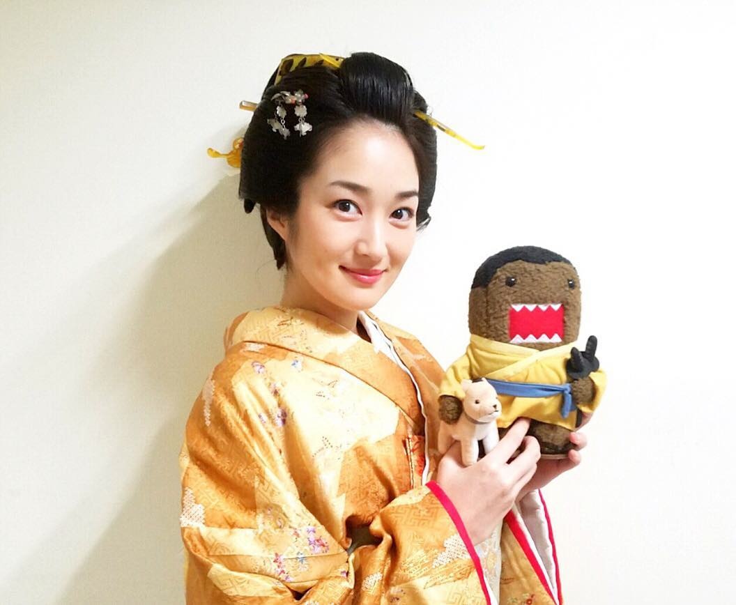 Người vợ xinh đẹp của hậu vệ Nhật Bản ảnh 6 Nguoi vo xinh dep cua hau ve Nhat Ban anh 6