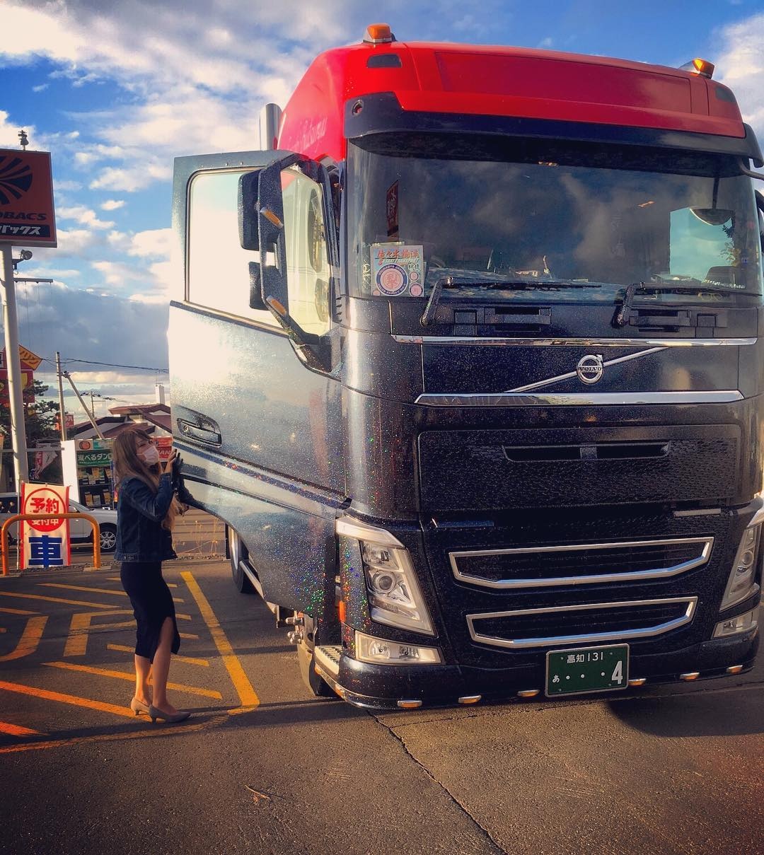 Tài xế xe tải nóng bỏng nhất Nhật Bản ảnh 8 Tai xe xe tai nong bong nhat Nhat Ban anh 8